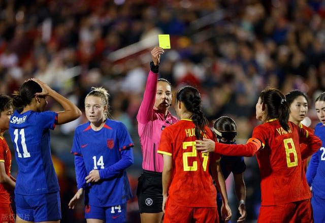 包含世界杯热身赛：国际女足再度露锋芒的词条