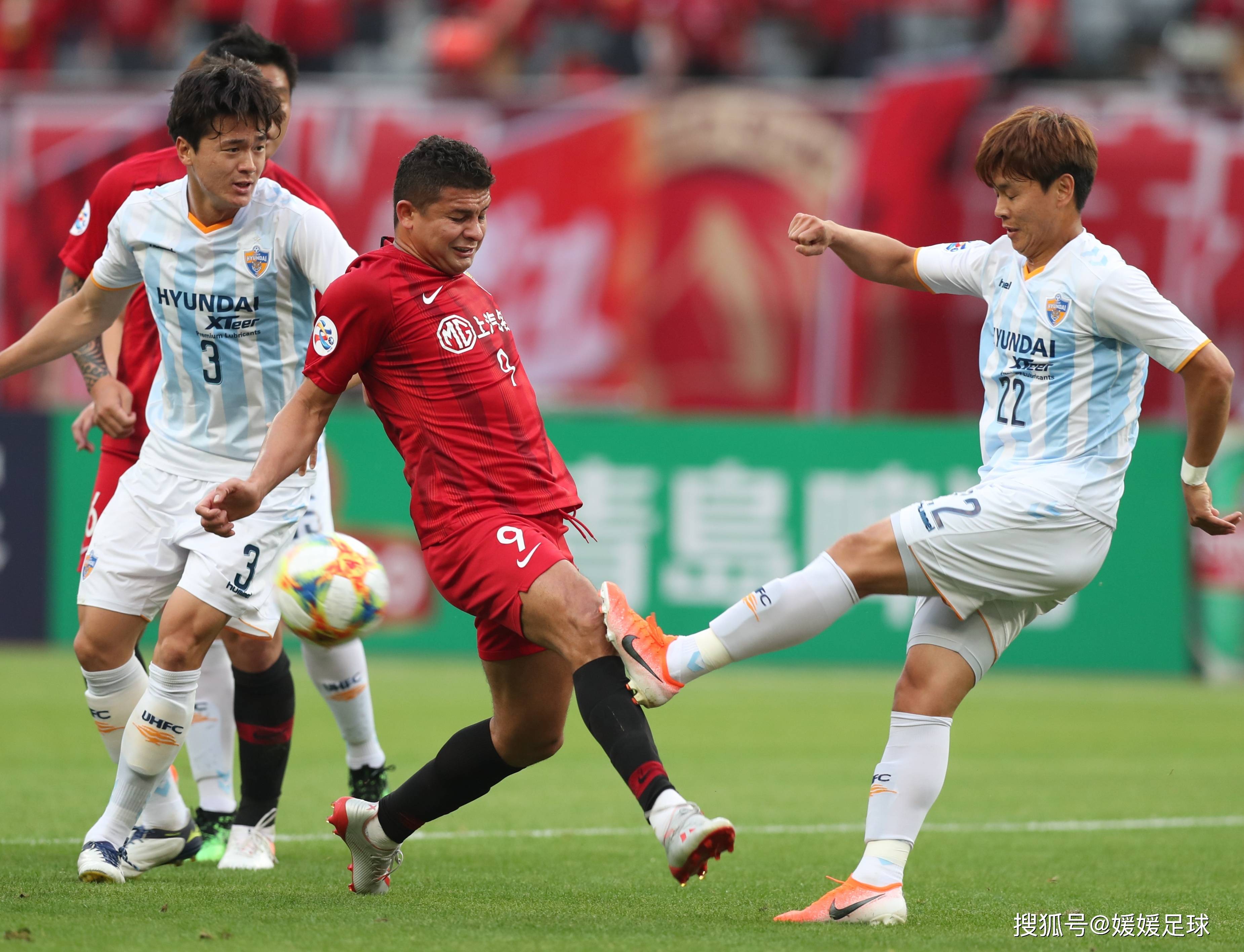 足球赛事中的胜负悬疑和考验