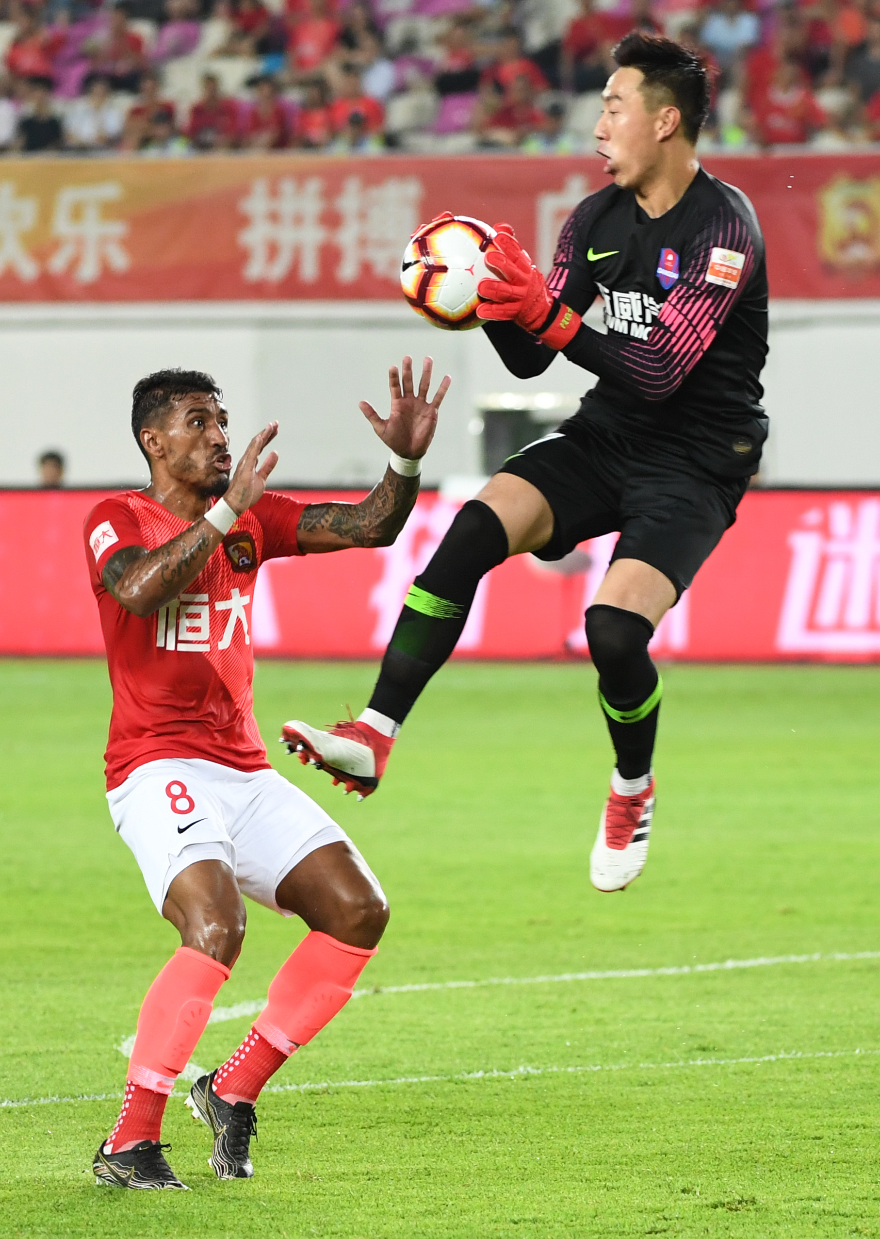 开云体育入口-关于重庆斯威队员加紧备战，冲击前四名的信息