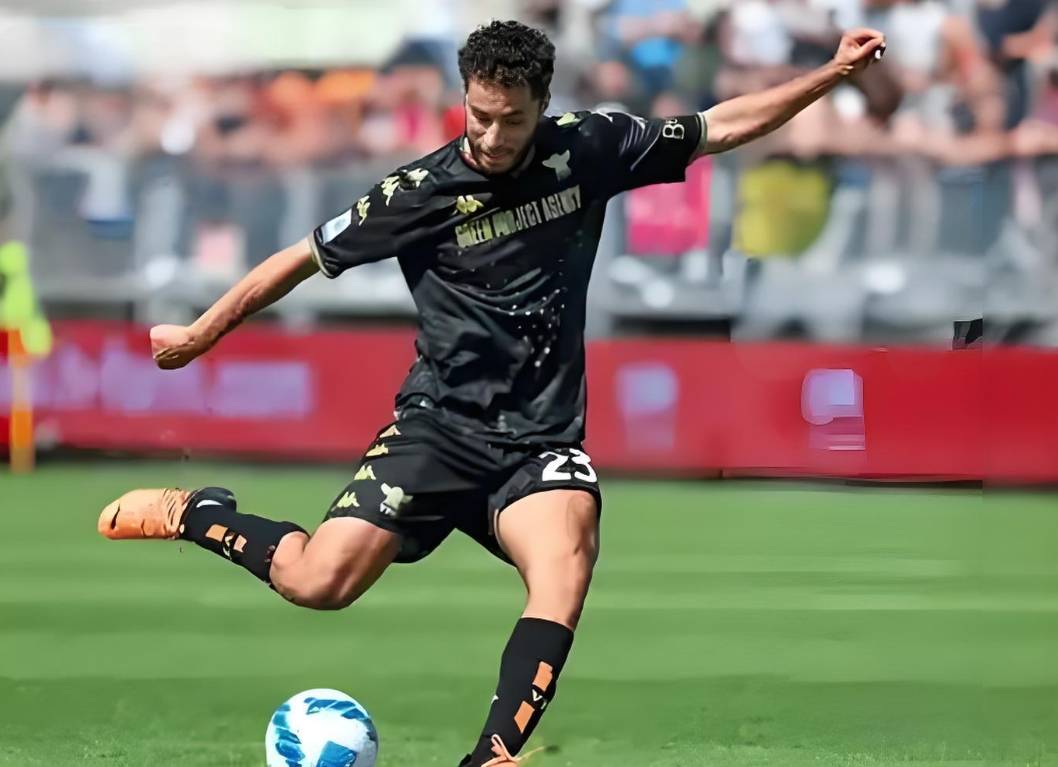 都灵球队再战胜对手，迈向冠军