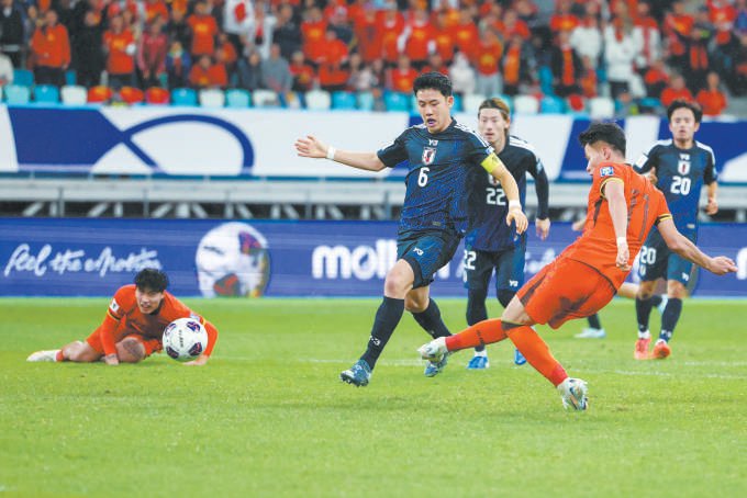 开云体育下载-国内足球赛场上惊现精彩对抗