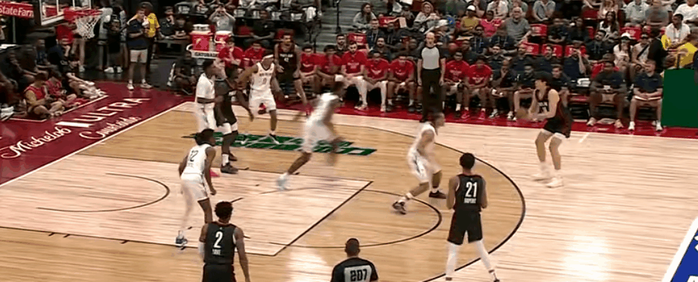 开拓者惜败灰熊,利拉德砍下分 开拓者惜败灰熊,利拉德砍下分