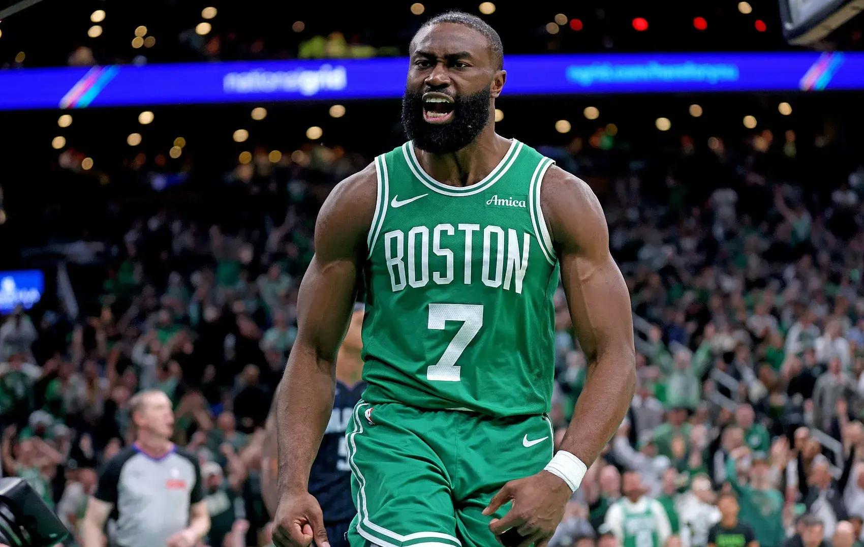 凯尔特人队连胜止步,球员表现受到球迷广泛关注 凯尔特人队连胜止步,球员表现受到球迷广泛关注