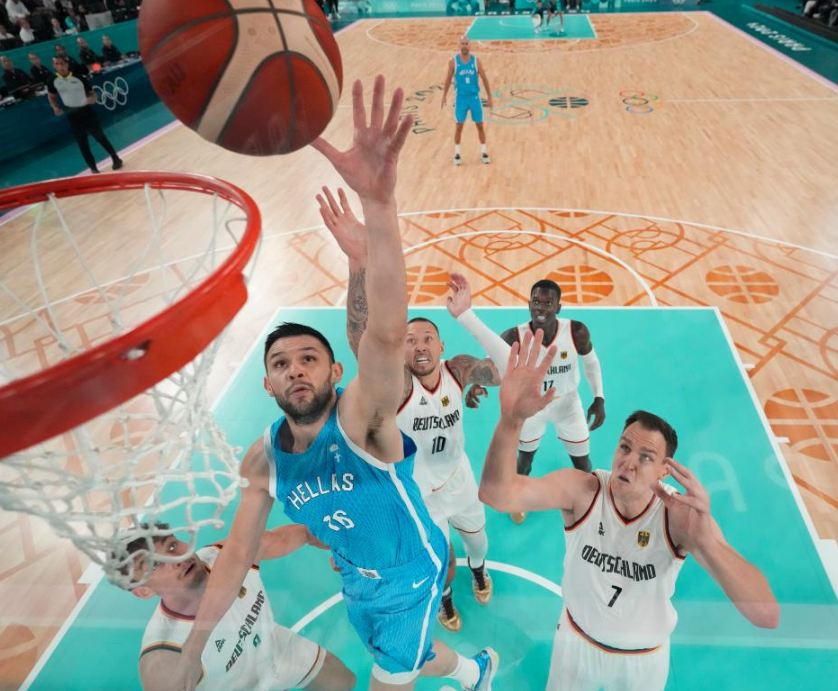 欧锦赛资格赛中，希腊队表现亮眼