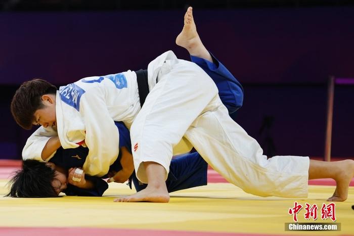 日本女子柔道选手在比赛中圆梦
