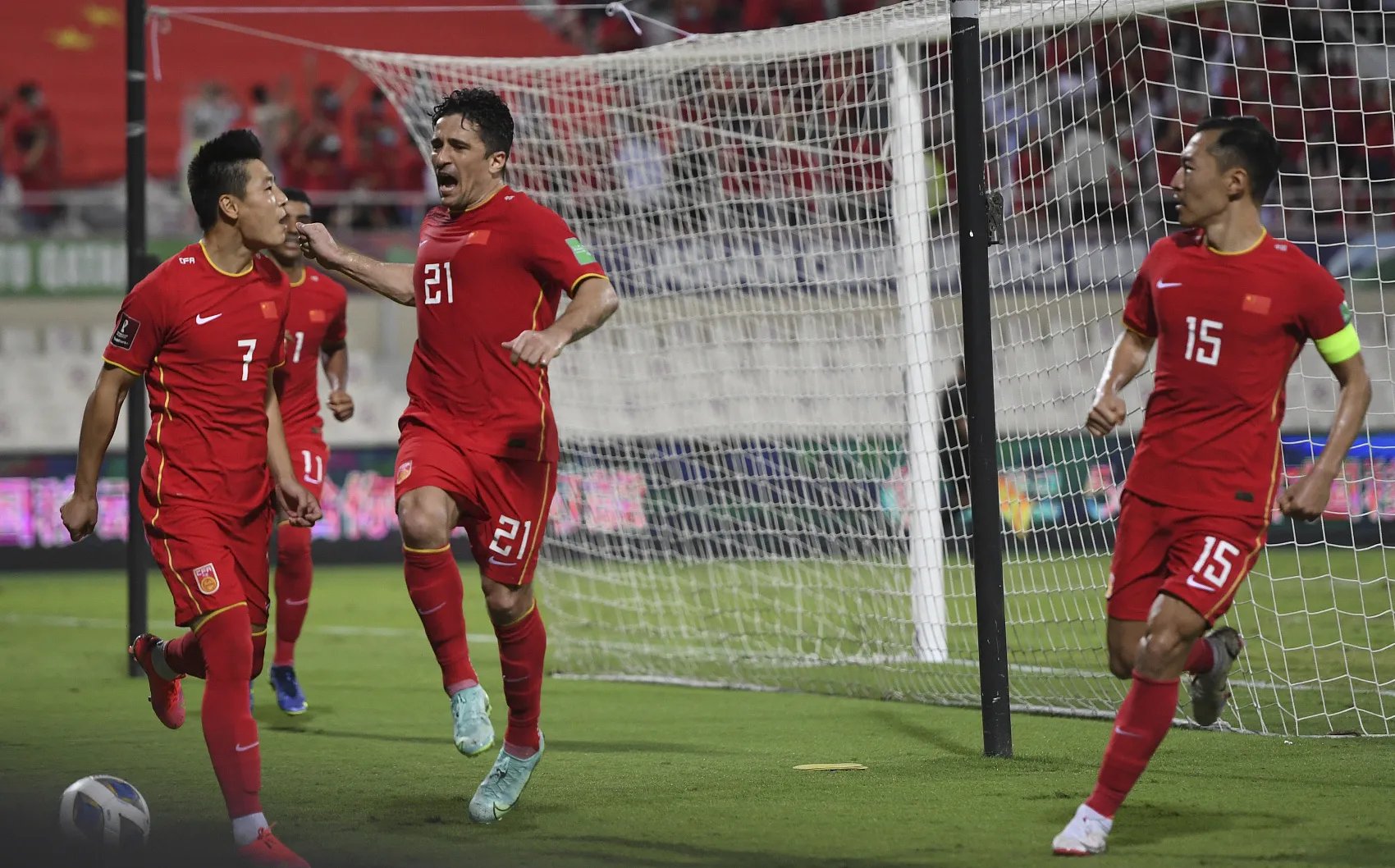 沃尔夫堡勉强战胜对手，积分继续攀升