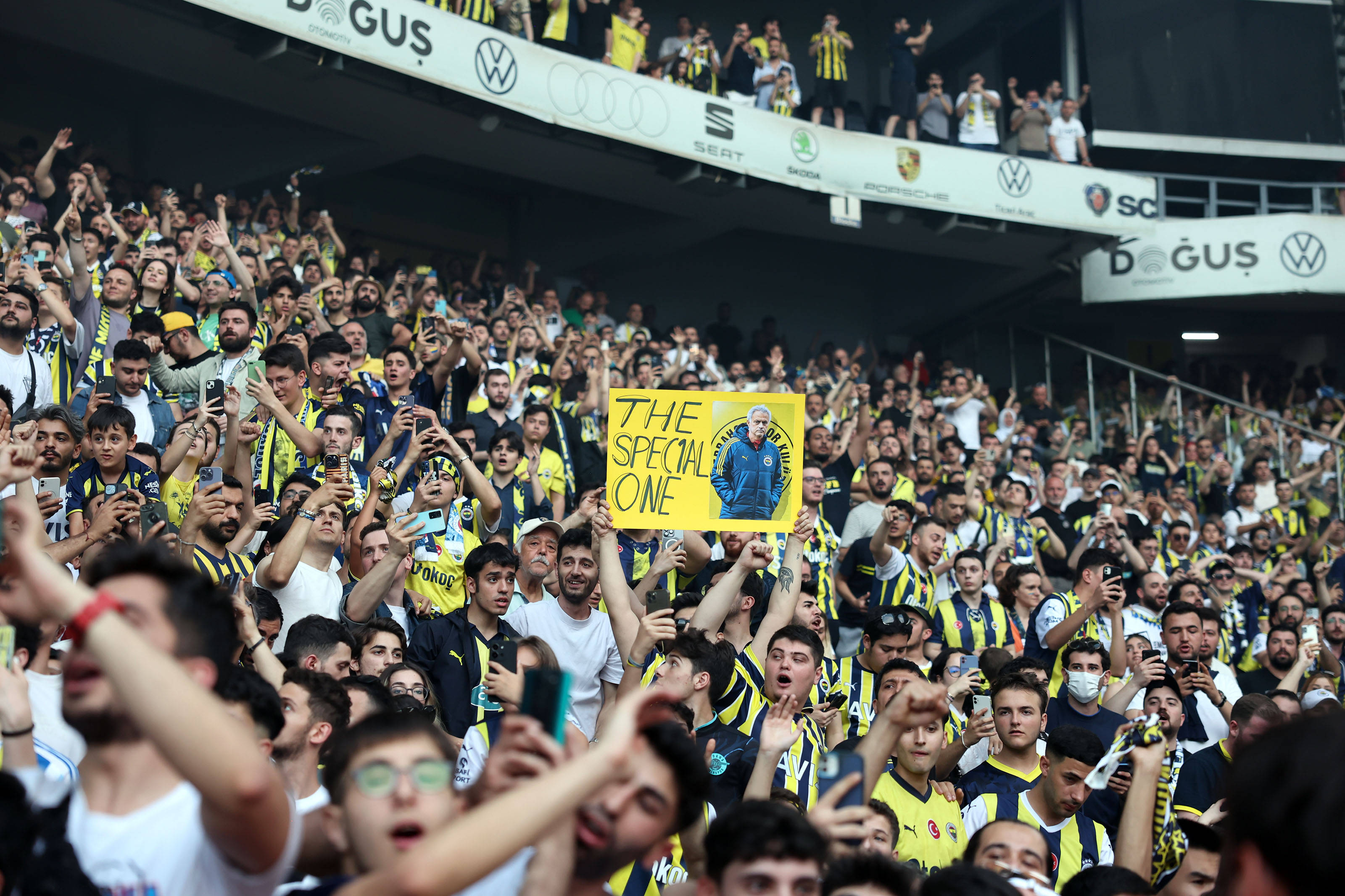 开云体育登录-葡萄牙选手勇夺榜首，实现梦想！