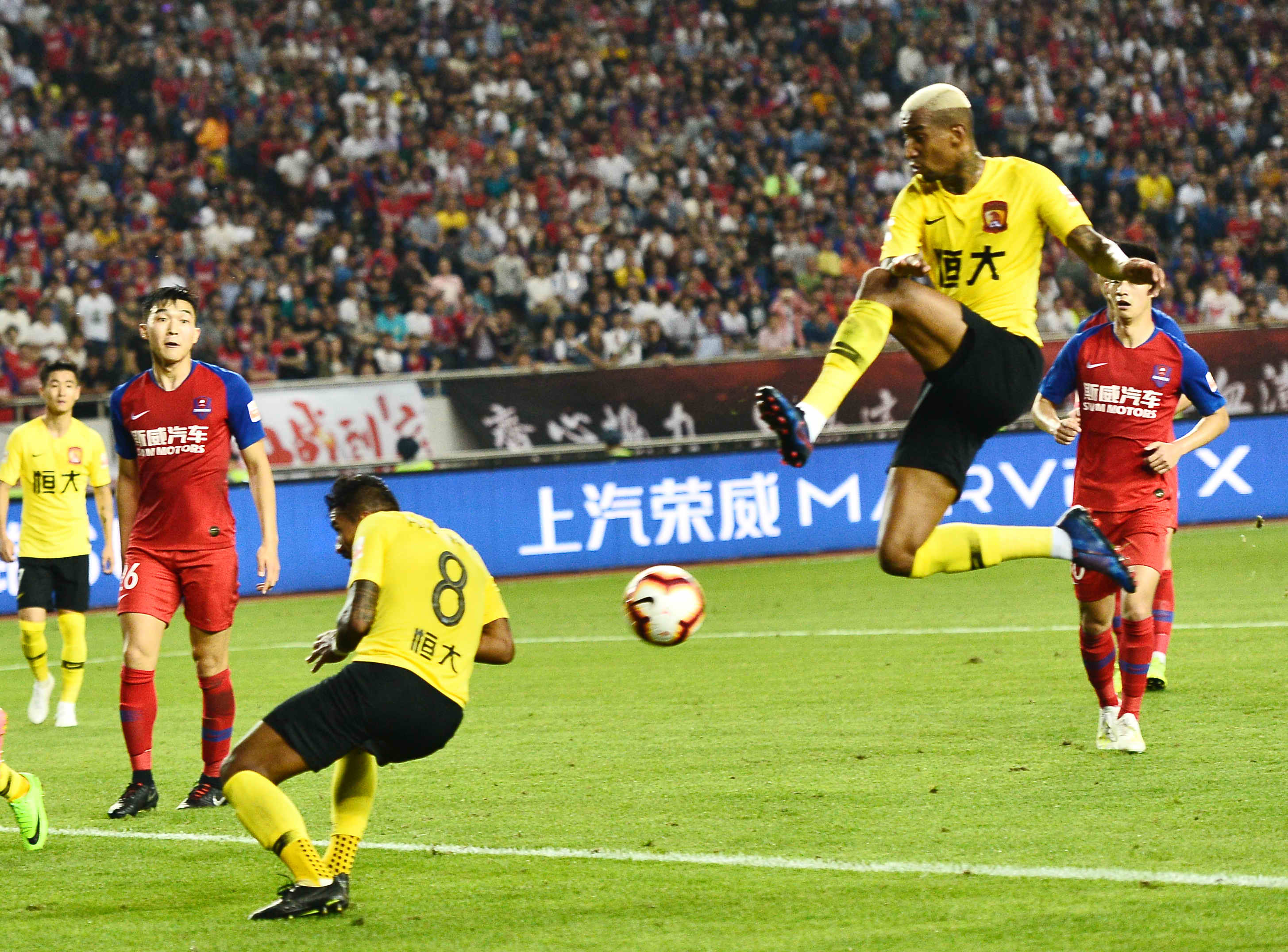 关于恒大主场击败泰达,稳固积分榜前位的信息 关于恒大主场击败泰达,稳固积分榜前位的信息