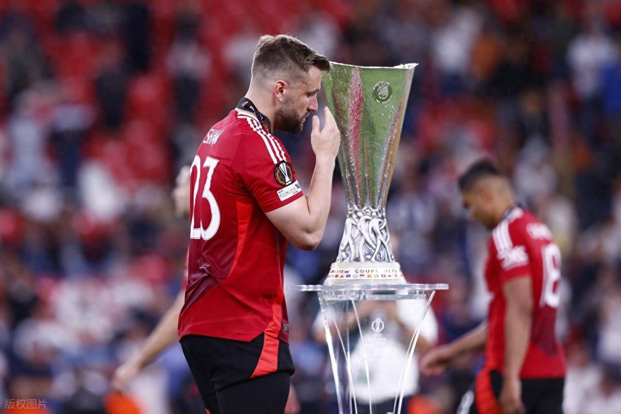 阿斯顿维拉逆袭，力擒热刺收获关键胜利的简单介绍