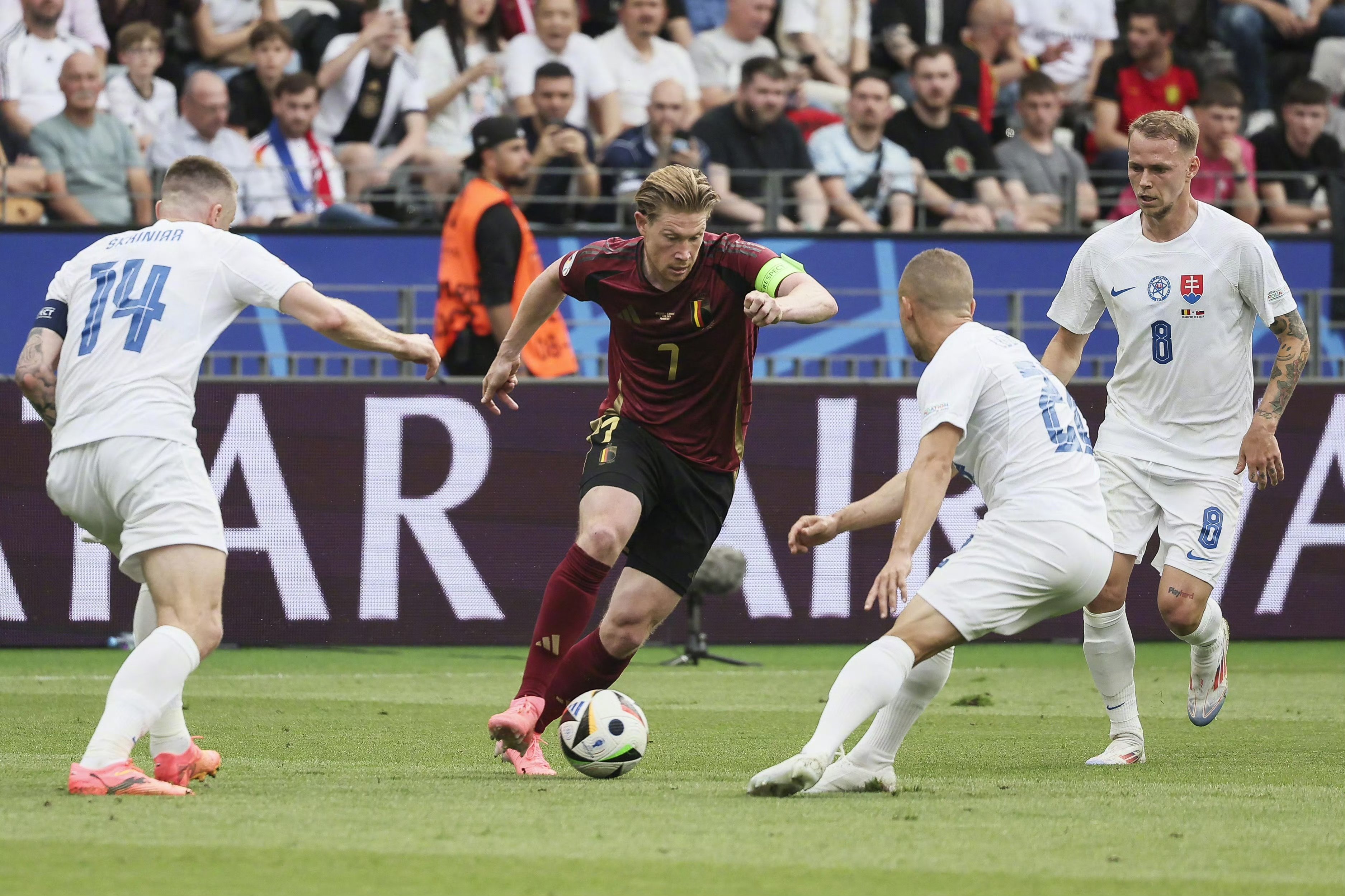 开云体育下载-比利时力克俄罗斯，2-0晋级欧洲杯八强