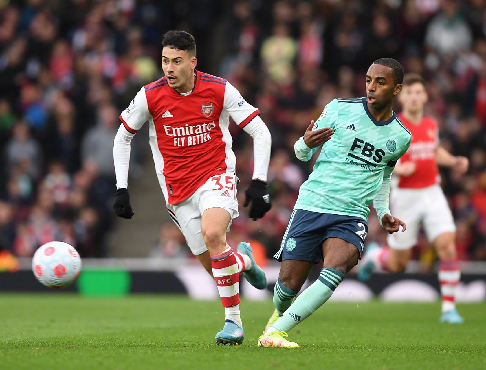 梅斯队员神勇，帮助球队保持领先