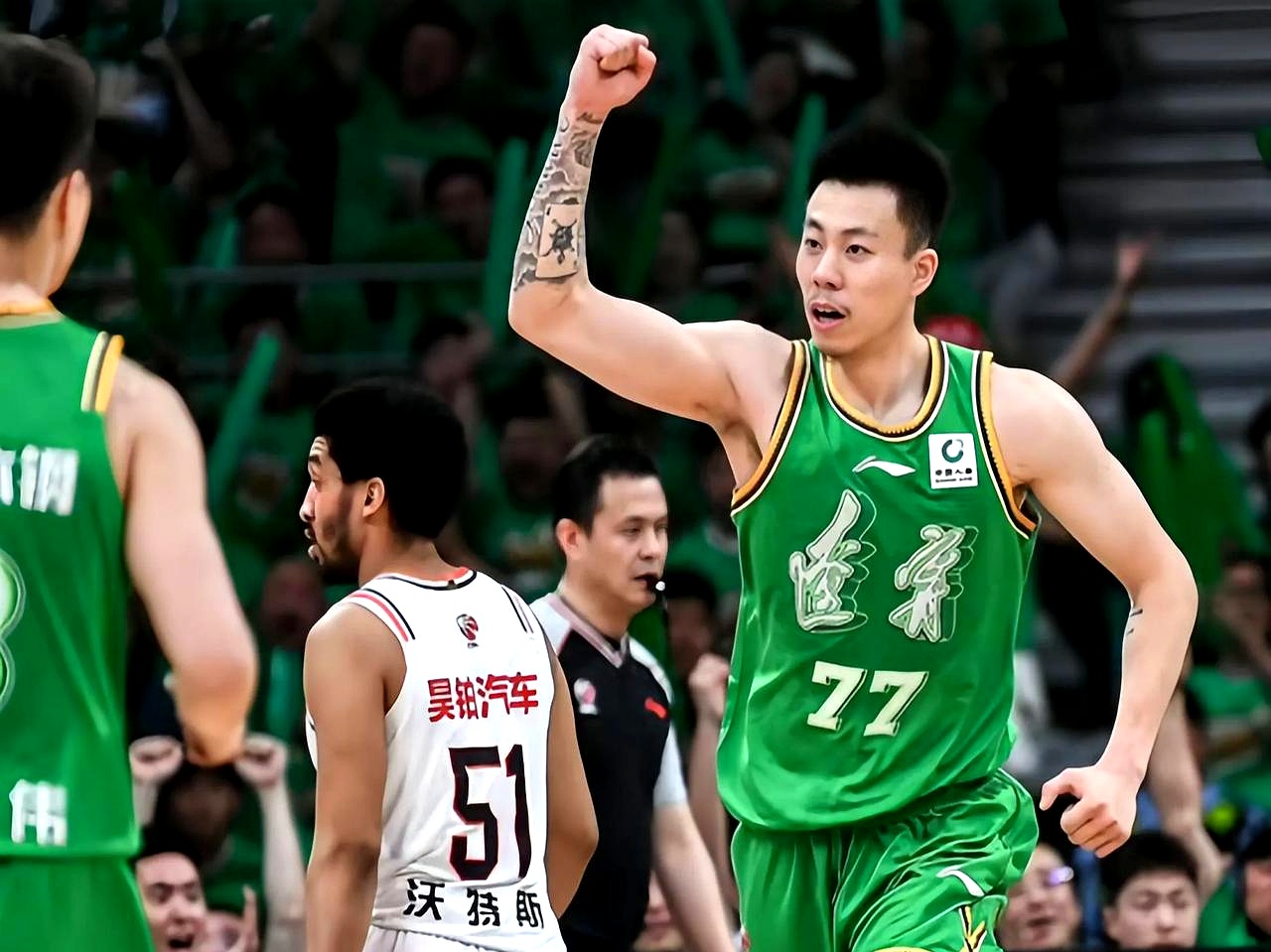 包含辽宁队对阵上海队，胜者将拔得头筹的词条