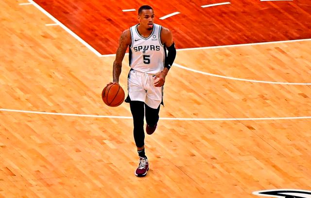 马刺再胜热火，德罗赞36分成全队最高