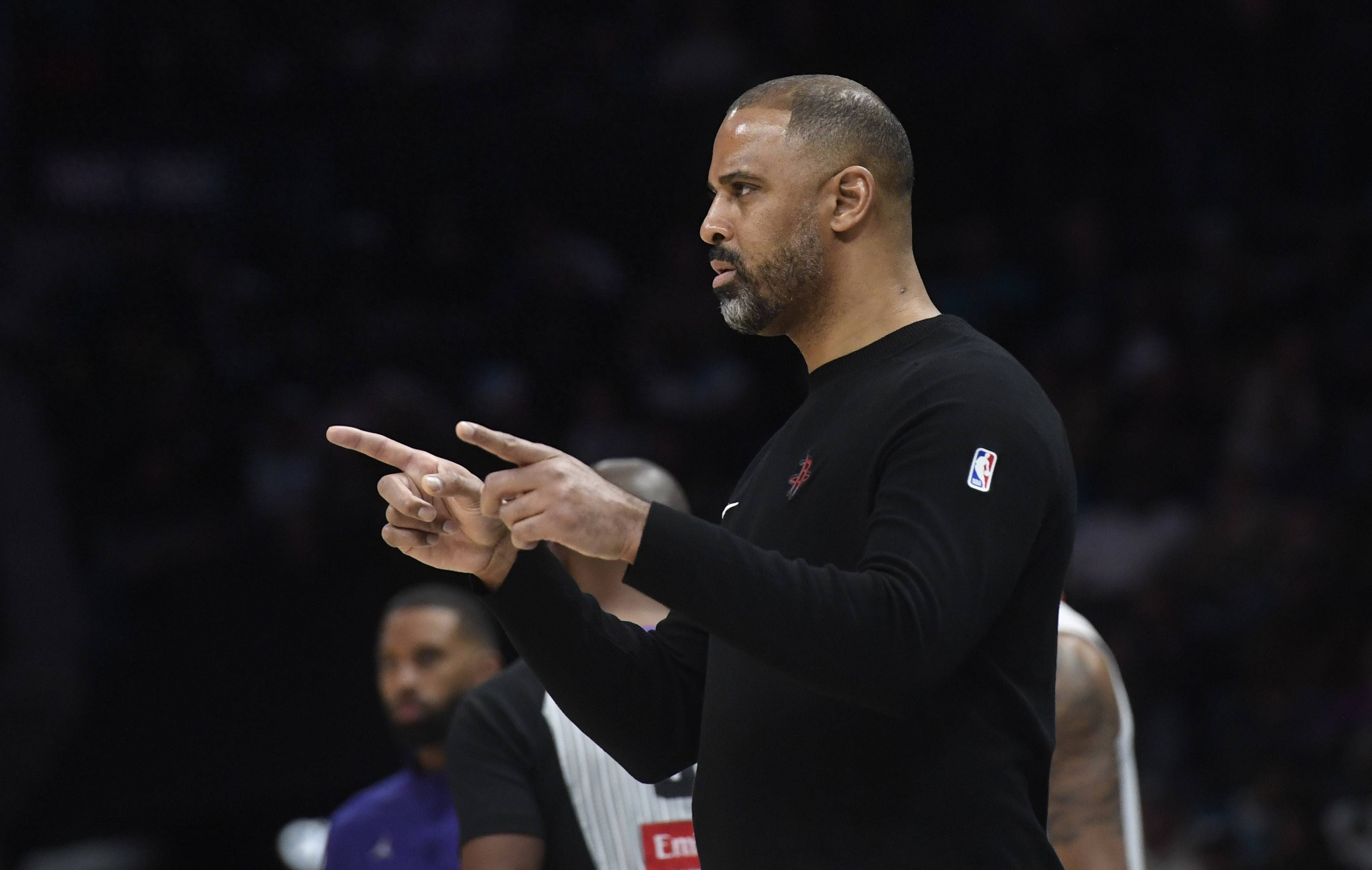 火箭新任主帅上任后首轮比赛告负的简单介绍 火箭新任主帅上任后首轮比赛告负的简单介绍