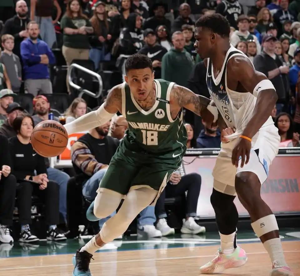 雄鹿队主帅喊话球员提高防守反击