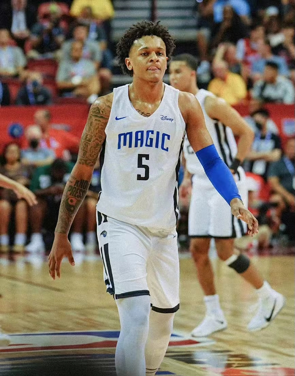 NBA奥兰多魔术队球员表现出色 NBA奥兰多魔术队球员表现出色