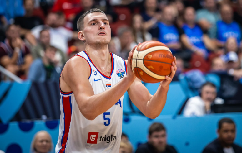 波兰大胜爱沙尼亚,稳步上升排行榜 波兰大胜爱沙尼亚,稳步上升排行榜