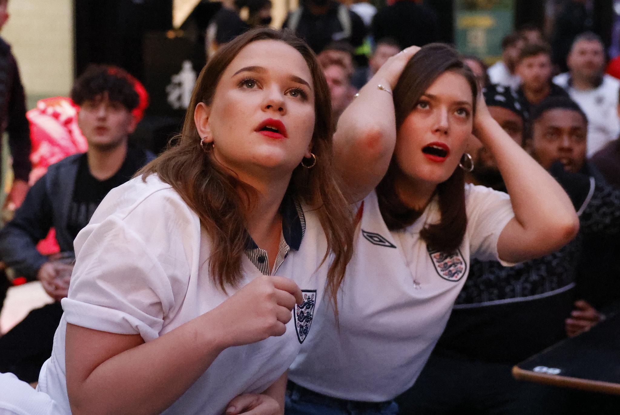 开云体育官网-现场观赛瞬间紧张刺激，球迷情绪高涨