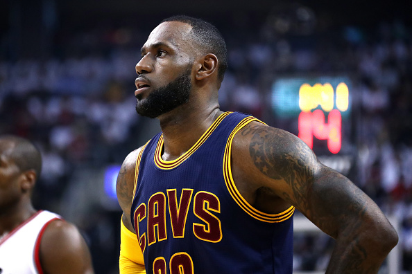 骑士横扫青岛队，周琦关键制胜